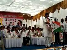 मुश्रीफांचं नाव न घेतल्याने महाडिकांच्या भाषणावेळी कार्यकर्त्यांच्या घोषणा