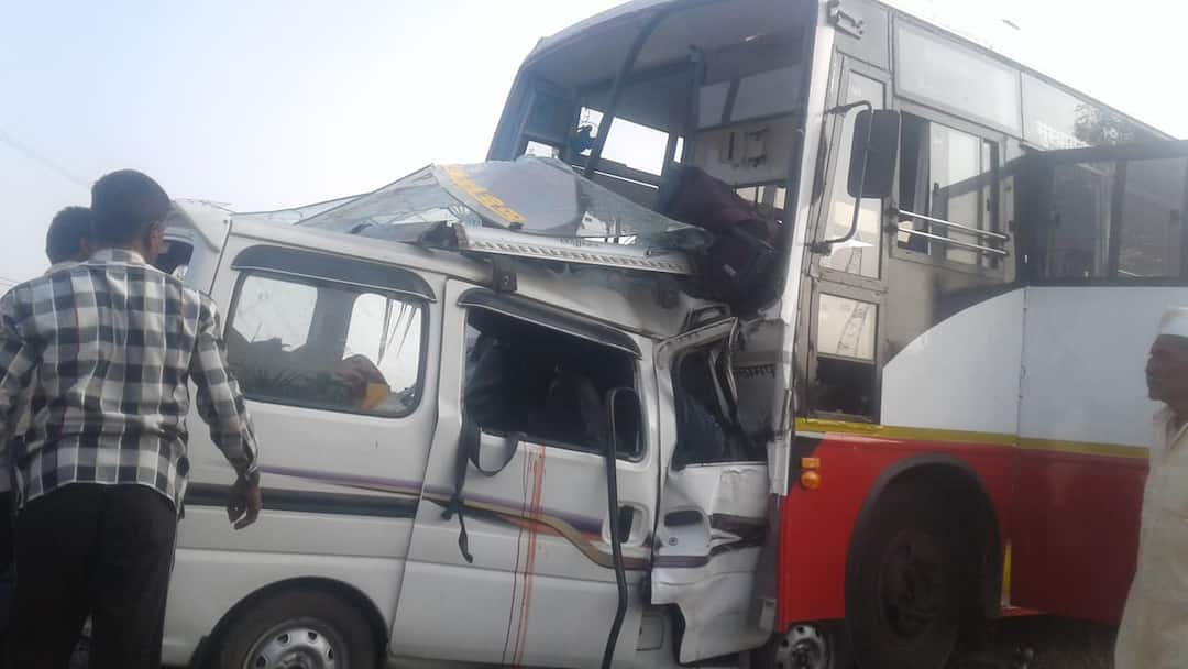 6 peoples Death in Car accident पंढरपूर-सोलापूर मार्गावर भीषण अपघात, 6 जणांचा मृत्यू