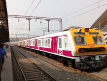 EXCLUSIVE PHOTO : नाशिक, पुण्यापर्यंत धावणारी विशेष लोकल मुंबईत दाखल