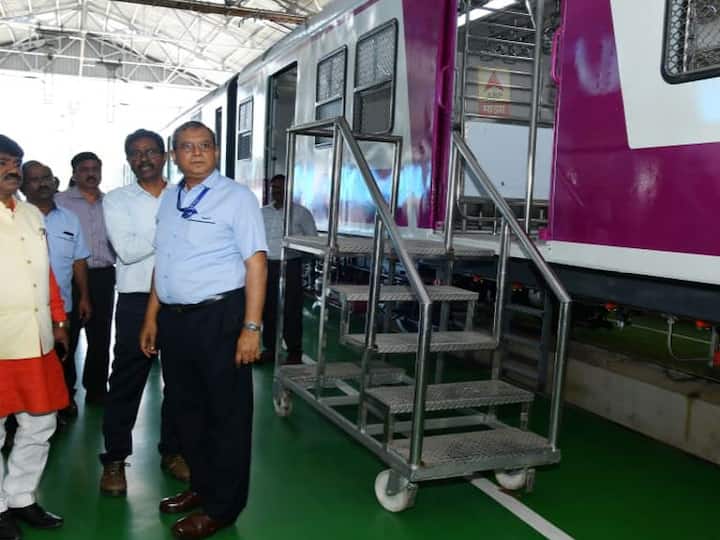  कर्जत ते लोणावळा आणि कसारा ते नाशिक या स्थानकांमधील घाटात धावण्यासाठी ही खास लोकल तयार करण्यात आली आहे. 