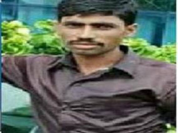 शाळेच्या लिपिकाच्या त्रासाला कंटाळून विद्यार्थिनीची आत्महत्या