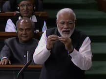 नरेंद्र मोदी संसदेतल्या भाषणात हिंदी चित्रपटातील गाणी गातात तेव्हा...