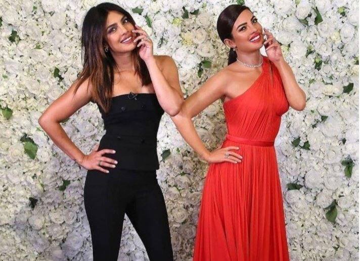 बॉलिवूडची अभिनेत्री प्रियांका चोप्राच्या मेणाचा पुतळ्याचं न्यूयॉर्कमधील मादाम तुसाँ संग्रहालयात अनावरण करण्यात आलं. 