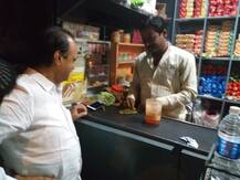 अजित पवार टपरीवर पान खातात तेव्हा...