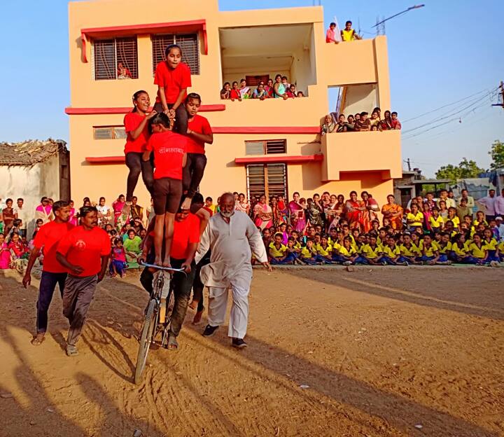 या व्यायाम शाळेतील अनेक विद्यार्थ्यांनी राष्ट्रीय स्तरावर चमकदार कामगिरी केली आहे.
