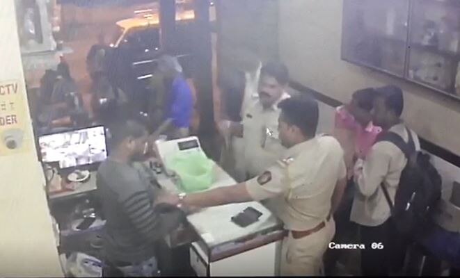 harassment by police due to not giving chicken tanduri, hotel owner's Allegation in kalyan फुकटात चिकन तंदुरी न दिल्याने पोलिसांकडून त्रास, कल्याणच्या हॉटेल मालकाचा आरोप