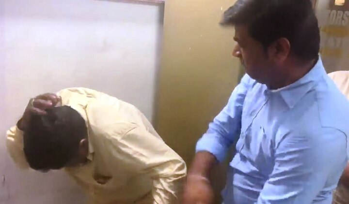 Thane : Hotel owner beaten up by MNS leader Avinash Jadhav मनसे नेते अविनाश जाधव यांच्याकडून हॉटेल मालकाला बेदम चोप, मारहाणीचं फेसबुक लाईव्ह