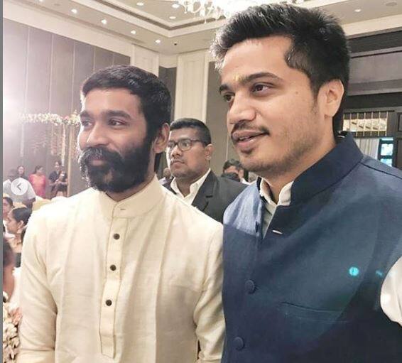 लग्नसोहळ्याला उपस्थित राहण्यासाठी रोहित पवार चेन्नईला गेले होती. लग्नसोहळ्याच्या निमित्ताने रोहित यांनी सिनेविश्वातील अनेक सेलिब्रेटींची भेट घेतली. 