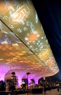 T2 चा पाचवा वाढदिवस, मुंबई आंतरराष्ट्रीय विमानतळावर रोषणाई