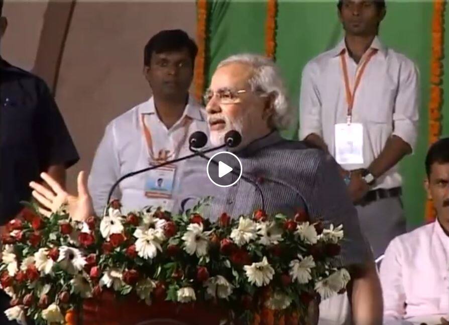Prime minister Narendra Modi's old video's viral नरेंद्र मोदींचे जुने व्हिडीओ सोशल मीडियावर व्हायरल