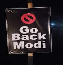 यवतमाळमधील पांढरकवडामध्ये मोदींविरोधात \'मोदी गो बॅक\'चे बॅनर्स