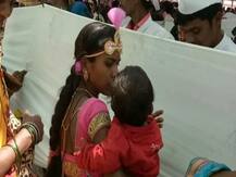 मुख्यमंत्र्यांच्या उपस्थितीत आदिवासी जोडप्यांचा सामूहिक विवाह, कोणाच्या मुलांनीच टाकल्या अक्षता