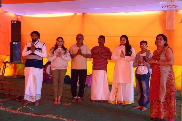 प्रयागराजमध्ये असलेल्या महाकुंभामध्ये अखिल भारतीय वारकरी संप्रदाय महाराष्ट्र खालसा अंतर्गत योग शिबिराचं आयोजन करण्यात आलं होतं. श्रीमहंत रघुनाथदासजी देवबाप्पा आणि श्रीमहंत ईश्वरदासजी महाराज यांच्या नेतृत्वाखाली हे शिबिर संपन्न झालं.