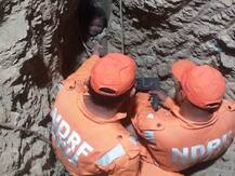 बोअरमध्ये पडलेल्या चिमुरड्याला सुखरुप बाहेर काढण्यात यश