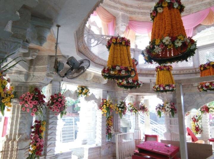 नवसाला पावणारी आणि हाकेला धावणारी म्हणून भराडीदेवीची ख्याती आहे. 