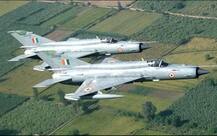 पाकिस्तानच्या ताब्यातील भारतीय वायूसेनेच्या वैमानिकाचे फोटो, व्हिडिओ शेअर करु नका