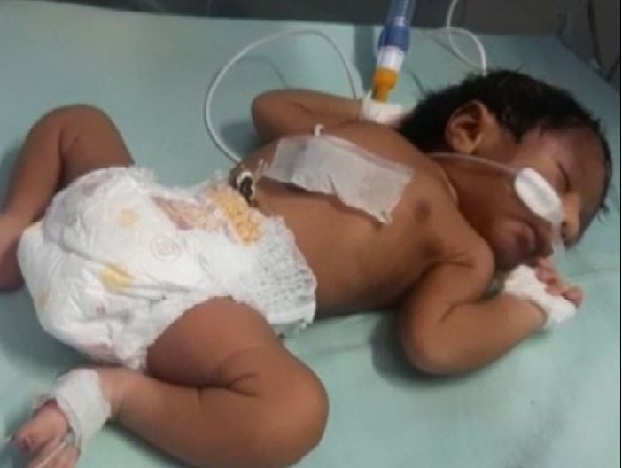 Parents name their newborn baby boy name Mirage to pay tribute to air force वायुदलाला अनोखा सलाम, नवजात बाळाचे नाव ठेवले 'मिराज'