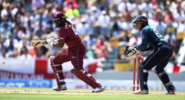 सेंट जॉर्ज एकदिवसीय सामन्यात इंग्लंडच्या डावात एकूण 24 षटकारांचा वर्षाव झाला. सोबतच एकदिवसीय सामन्यातील एका डावा संघाने लगावलेल्या सर्वाधिक षटकारांचा विक्रमही इंग्लंडच्या नावे जमा झाला आहे. या सामन्यात वेस्ट इंडिजने 22 षटकार ठोकले. तर या मालिकेतील पहिल्या सामन्यात वेस्ट इंडिजने 23 षटकार ठोकले होते.