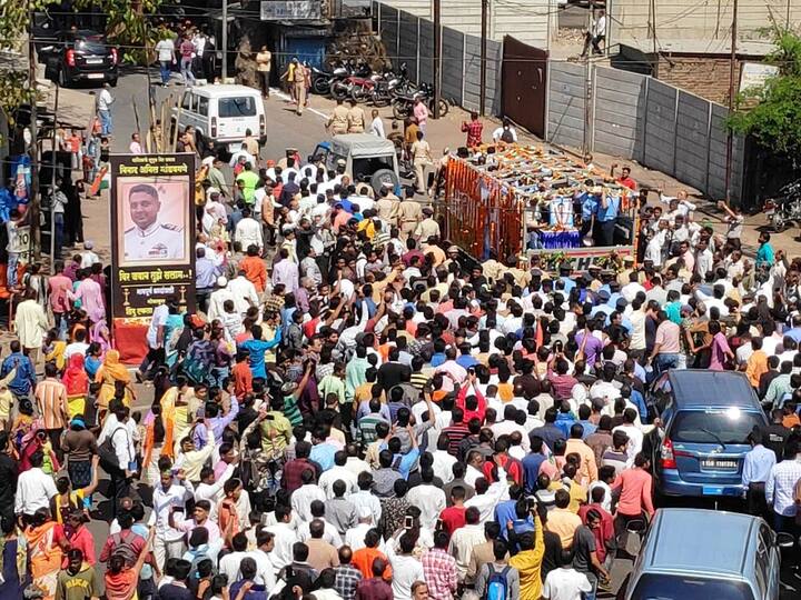 निनाद यांचा जन्म 1986 साली झाला होता. त्यांचे पाचवी ते दहावीपर्यंतचं शिक्षण भोसला मिलिटरीमध्ये तर अकरावी आणि बारावीचं शिक्षण औरंगाबादच्या सैनिकी संस्थेत झालं. नंतर त्यांनी बीई मेकॅनिकल इंजिनीअरिंग पूर्ण केलं.