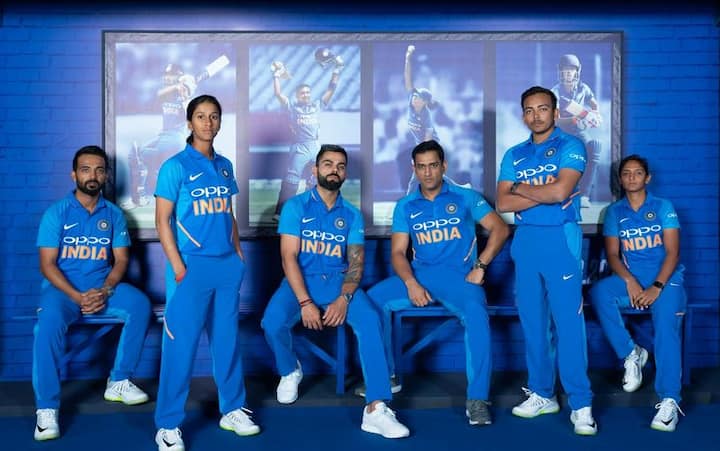 भारताच्या 1983 आणि 2011 सालच्या वन डे विश्वचषक आणि 2007 सालच्या ट्वेन्टी ट्वेन्टी विश्वचषक विजयाचं हे स्टार प्रतीकं आहेत. भारताचा कर्णधार विराट कोहली आणि महेंद्रसिंग धोनीनं या जर्सीचं अनावरण केलं. 