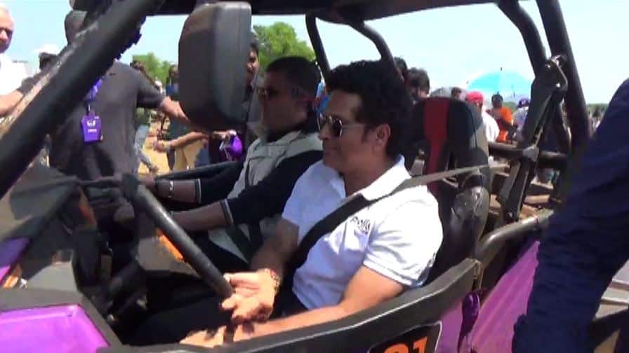 Off Road Driving By Sachin Tendulkar In Goa मास्टर ब्लास्टरने अनुभवला ऑफ रोड ड्रायव्हिंगचा थरार