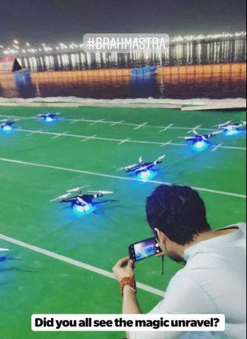 150 ड्रोन्स आकाशात उडाण घेण्यापूर्वीची दृश्यं