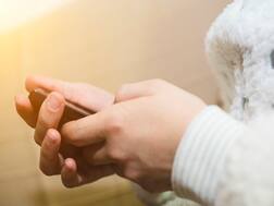 जागतिक महिला दिन विशेष : भारतातील दर तीन पैकी एका महिलेला अश्लील मेसेज, अनोळखी कॉल्सचा त्रास