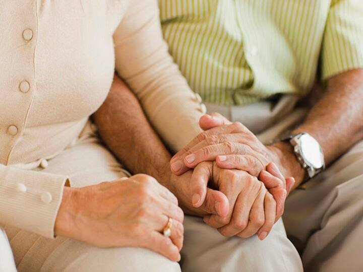 Man faked being deaf and dumb for 62 years to avoid listening to his wife बायकोची बडबड टाळण्यासाठी पतीकडून 62 वर्षं मूकबधीर असल्याचं सोंग