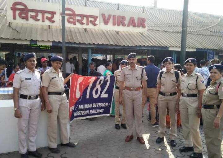 'फॉरवर्ड'बाज महिलांमुळे ग्रुपमधील इतर महिला सदस्य आणि पोलिस अधिकारी त्रस्त झाल्या. वैतागलेल्या चारशे जणींनी नाईलाजाने ते ग्रुप लेफ्टही केले. त्यामुळे महिला पोलिस अधिकाऱ्यांनी 'असे' मेसेज पाठवणाऱ्या महिलांना तंबी दिली. 