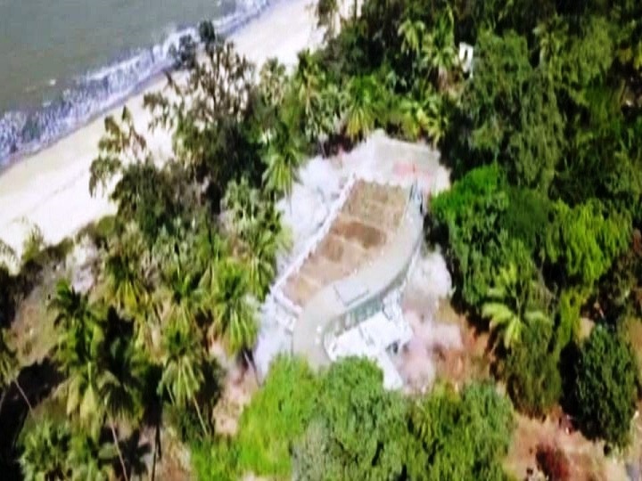 Nirav Modi's Alibaug beach bungalow blown-up with controlled blast नीरव मोदीवर सरकारचा सर्जिकल स्ट्राईक, अलिबागमधील बंगला जमीनदोस्त