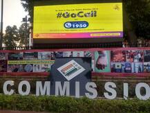 निवडणूक कार्यक्रम जाहीर करण्यासाठी जय्यत तयारी, मुख्यालयाबाहेर नागरिकांसाठी मोठी एलईडी स्क्रीन