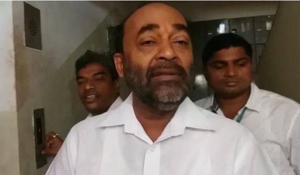 माजी मुख्यमंत्र्यांसह गोवा काँग्रेसचे 4 आमदार भाजपच्या वाटेवर, गोवा भाजप प्रदेशाध्यक्ष विनय तेंडुलकरांचा दावा Goa Former Chief Minister and 4 congress Mla enter in BJP, says Vinay Tendulakar माजी मुख्यमंत्र्यांसह गोवा काँग्रेसचे 4 आमदार भाजपच्या वाटेवर, गोवा भाजप प्रदेशाध्यक्ष विनय तेंडुलकरांचा दावा