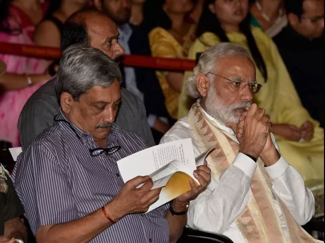  मनोहर पर्रिकर भाजपमधील पहिले नेते होते, ज्यांनी 2013 मध्ये पंतप्रधान पदासाठी नरेंद्र मोदींचं नाव पहिल्यांदा पुढे केलं होतं.