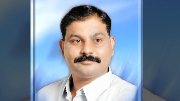 Sanjay Shinde has been nominated by NCP in Madha Loksabha माढ्याचा तिढा सुटला, राष्ट्रवादीकडून संजय शिंदे यांना उमेदवारी