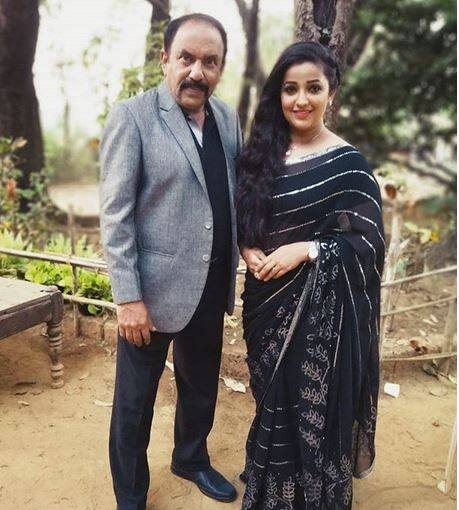 ज्येष्ठ अभिनेते माधव अभ्यंकर 'रात्रीस खेळ चाले' मालिकेत अण्णा नाईकांची व्यक्तिरेखा करत आहेत.