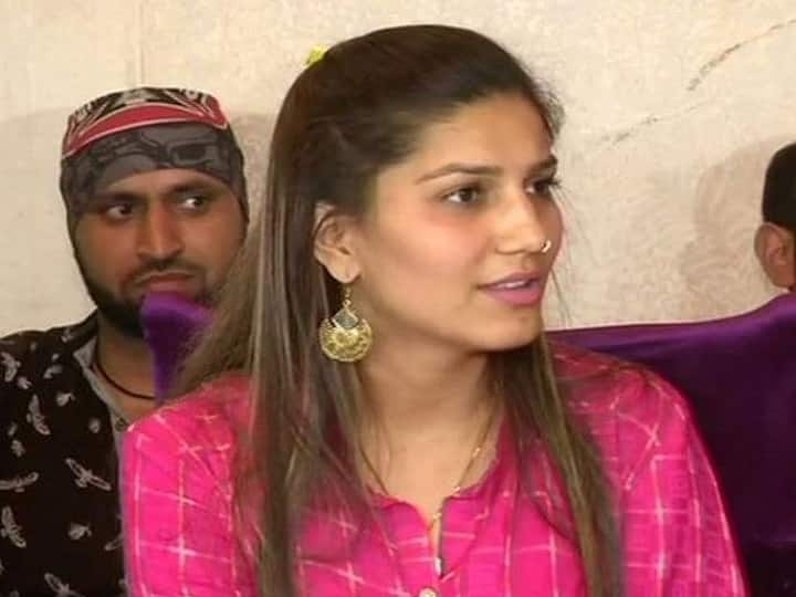 काँग्रेस प्रवेशाबाबत सपना चौधरी खोटं बोलतेय? काँग्रेस सदस्यत्वाचा अर्ज हाती Why Sapna Chaudhary is refusing that she had taken Congress party membership? काँग्रेस प्रवेशाबाबत सपना चौधरी खोटं बोलतेय? काँग्रेस सदस्यत्वाचा अर्ज हाती