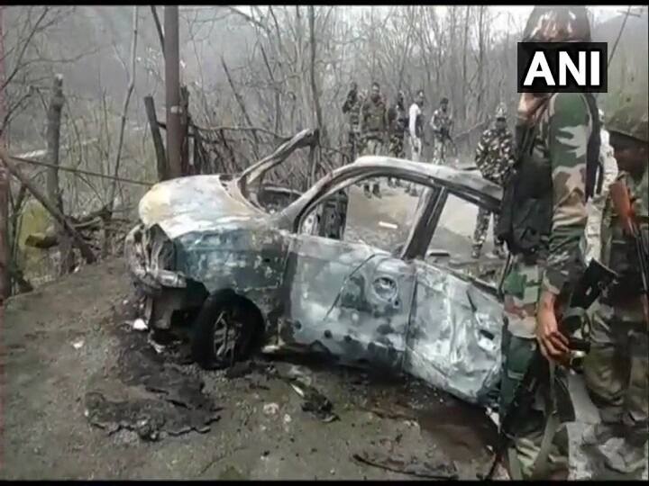 Again Pulwama Attack : explosion near CRPF convoy in Jammu & Kashmir सीआरपीएफच्या जवानांवर पुन्हा हल्ला, जवानांच्या ताफ्याजवळ कारमध्ये स्फोट