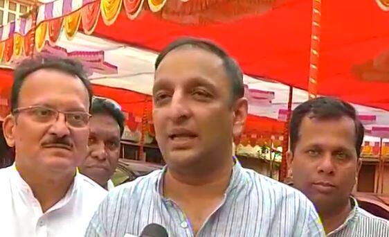अफझलखानाच्या भेटीला शिवसेनेच्या उंदरांची फलटण, काँग्रेसची टीका Congress spoke person Sachin Sawant allegation on Uddhav Thackeray in Sindhudurga अफझलखानाच्या भेटीला शिवसेनेच्या उंदरांची फलटण, काँग्रेसची टीका