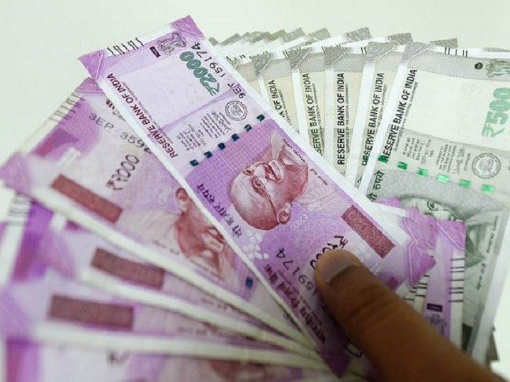 mumbai high court asks reserve bank about changing size of currency भारतीय रिझर्व्ह बँक सतत चलनी नोटांचा आकार का बदलते?, मुंबई उच्च न्यायालयाचा सवाल