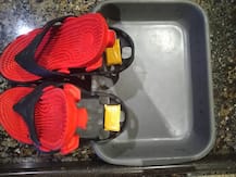 स्लिपरमध्ये सोन्याची तस्करी, मुंबई विमानतळावर एक जण अटकेत