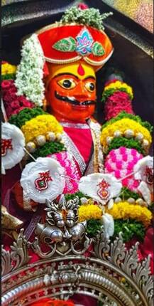 जेजुरी गडावर गुढीपाडवा