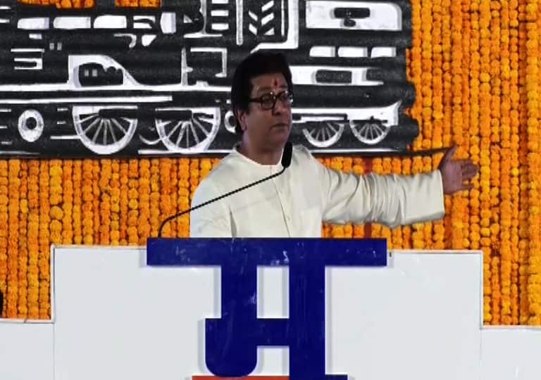 आमच्या पंतप्रधानाची जगात 'फेकू' अशी ओळख असणे ही लाजिरवाणी बाब : राज ठाकरे Our Prime Minister known as Feku all over the world - Raj Thackeray आमच्या पंतप्रधानाची जगात 'फेकू' अशी ओळख असणे ही लाजिरवाणी बाब : राज ठाकरे