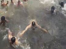 खासदार संभाजीराजेंची नदीत उडी, तरुणांसोबत पोहण्याचा मोह अनावर