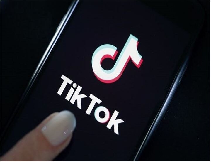 TikTok Ban in India Cost the App 15 Million New Users टीक-टॉक अॅपवरील बंदीमुळे कंपनीला एप्रिल महिन्यात दीड कोटी युजर्सचा फटका