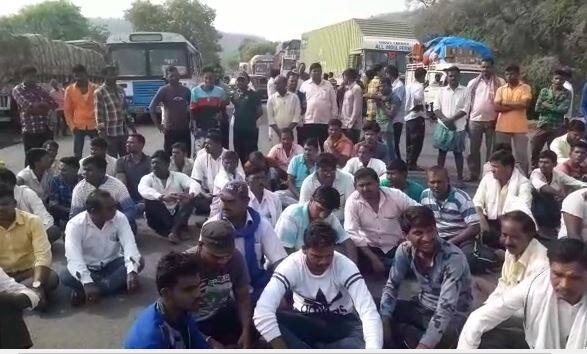 चंद्रपुरात आदिवासी अल्पवयीन मुलींवर लैंगिक अत्याचार, घटनेच्या निषेधार्थ संघटना रस्त्यावर