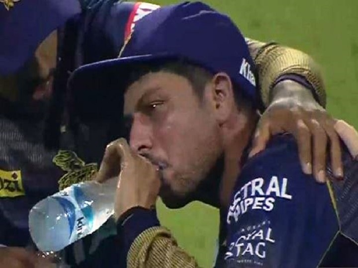 IPL 2019 - Kuldeep Yadav Breaks Down After Conceding 27 Runs to Moeen Ali in 16th Over of RCB vs KKR Match मोईन अलीने एका षटकात कुटल्या 27 धावा, कुलदीप यादवला भरमैदानात रडू कोसळलं