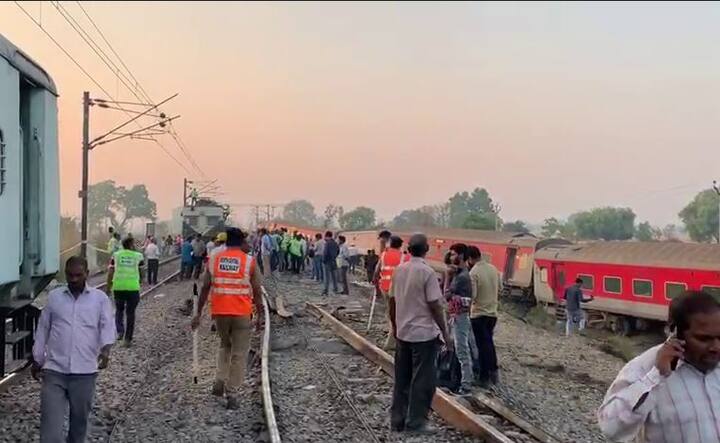 मदतीसाठी एनडीआरएफच्या 45 जणांची फौज घटनास्थळी दाखल झाली. सुदैवाने या दुर्घटनेत अद्याप कोणतीही जीवितहानी झाल्याचं वृत्त नाही.