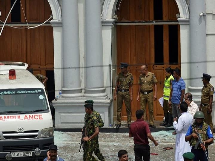 श्रीलंकेतील बॉम्बस्फोटात 35 परदेशी नागरिक मृत, सर्व भारतीय सुरक्षित, मृतांचा आकडा 207 पार Multiple Blasts In Sri Lanka's Churches, Hotels, many dead, 35 out of them foreigners श्रीलंकेतील बॉम्बस्फोटात 35 परदेशी नागरिक मृत, सर्व भारतीय सुरक्षित, मृतांचा आकडा 207 पार