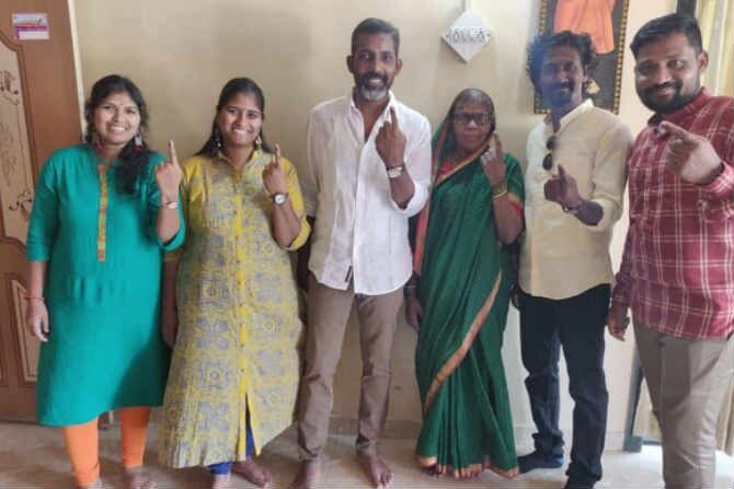 दिग्दर्शक-अभिनेता नागराज मंजुळे आणि कुटुंबीय