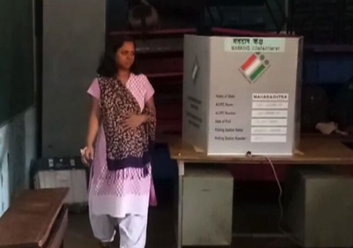 9 महिने 9 दिवस पूर्ण झालेल्या गर्भवतीने प्रसूतीच्या काही तास आधी मतदानाचा हक्क बजावला